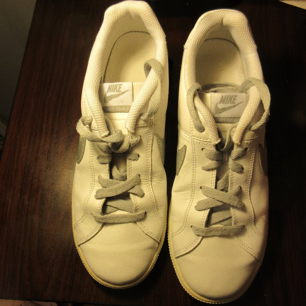 Nike Court Royale White Metallic Silver women's sneaker size 9.5